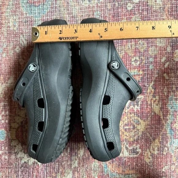 Crocs women’s 9 Classic Platform Clogs by Crocs in Black - Picture 3 of 7